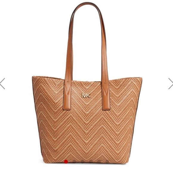 🌼Michael Kors Junie Chevron Tote🌼 - Picture 4 of 8